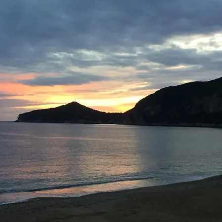 Bettina 2nd Floor Villa Afión